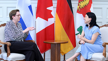 Bundesministerin Klara Geywitz im bilateralen Gespräch mit Valérie Plante (Bürgermeisterin von Montreal).