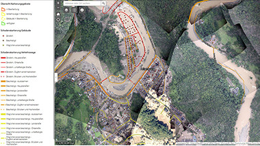 Luftbildaufnahme von Altenburg im Ahrtal mit Markierungen von Schäden durch das Hochwasser