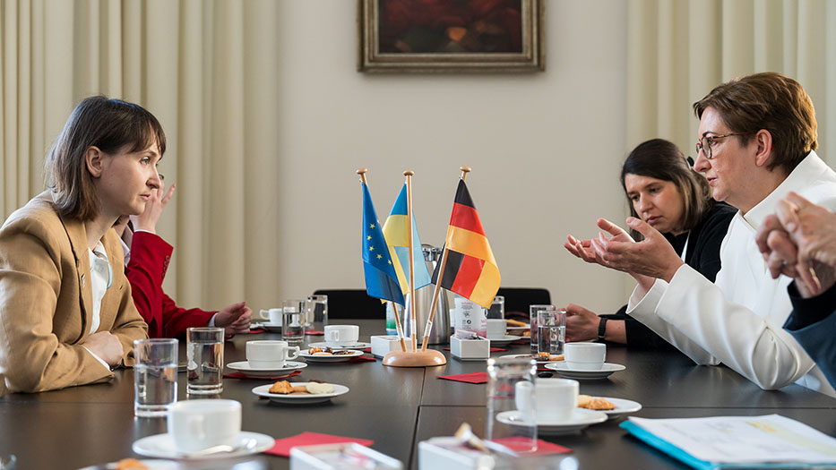 Bilaterales Gespräch zwischen Ministerin Klara Geywitz und der ukrainischen Vize-Ministerin Oleksandra Azarkhina