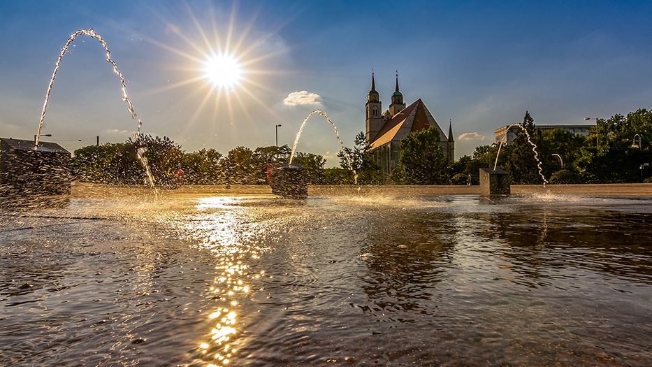 Wasserspiele am Elbufer Magdeburg